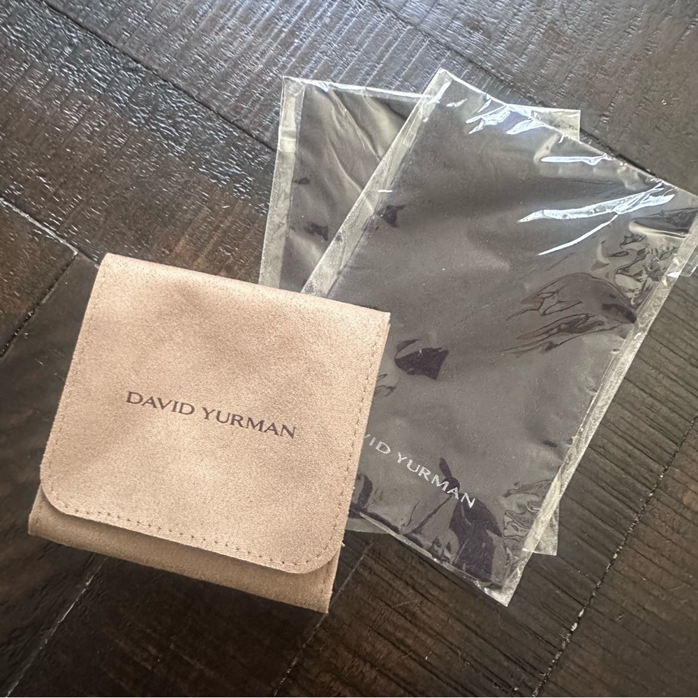 Brand New• David Yurman Pouch and Cleaning Cloths